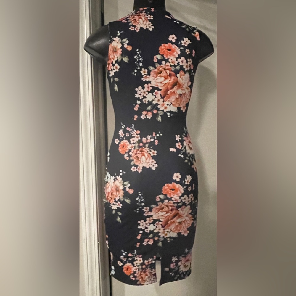 Floral Print Navy Dress, Size Small - Picture 5 of 10